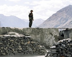 Одиннадцать пограничников самовольно покинули территорию заставы в Казахстане Одиннадцать пограничников самовольно покинули территорию заставы в Казахстане