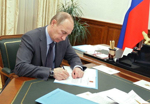 "Закон Димы Яковлева" подписан Путиным "Закон Димы Яковлева" подписан Путиным