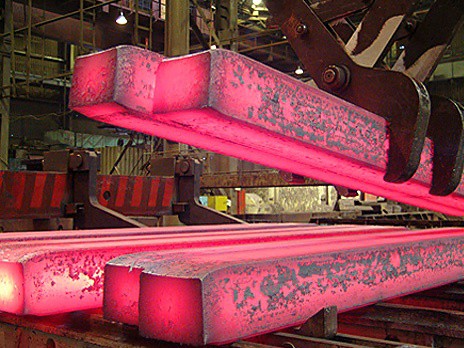 Снизился выпуск стали Evraz до 15,9 млн тонн Снизился выпуск стали Evraz до 15,9 млн тонн