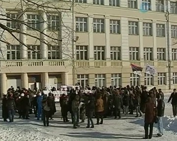 Жители Донецка протестуют против Shell Жители Донецка протестуют против Shell