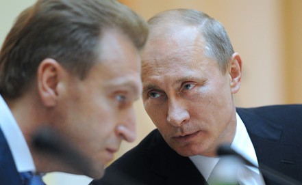 Путин и Шувалов обсудили право на бесплатную приватизацию жилья для сирот Путин и Шувалов обсудили право на бесплатную приватизацию жилья для сирот