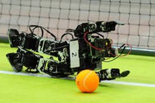 Студенты в ОАЭ изобрели робота-голкипера Студенты в ОАЭ изобрели робота-голкипера