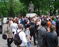Суд обязал власти прекратить акцию оппозиции на Чистых прудах Суд обязал власти прекратить акцию оппозиции на Чистых прудах