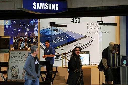 Samsung готовит презентацию нового поколения смартфонов Galaxy S IV Samsung готовит презентацию нового поколения смартфонов Galaxy S IV