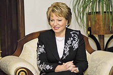 Валентина Матвиенко предложила оглашать президентское послание 27 апреля Валентина Матвиенко предложила оглашать президентское послание 27 апреля
