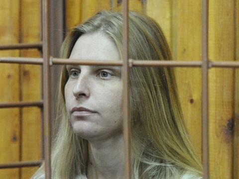 Суд в Подмосковье заключил под арест женщину, выбросившую своих детей с 15-го этажа Суд в Подмосковье заключил под арест женщину, выбросившую своих детей с 15-го этажа