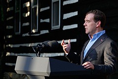 Британский премьер пригласил Медведева на Олимпиаду-2012 Британский премьер пригласил Медведева на Олимпиаду-2012