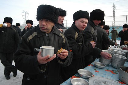 В Камчатской колонии строгого режима почти 400 заключенных объявили голодовку В Камчатской колонии строгого режима почти 400 заключенных объявили голодовку
