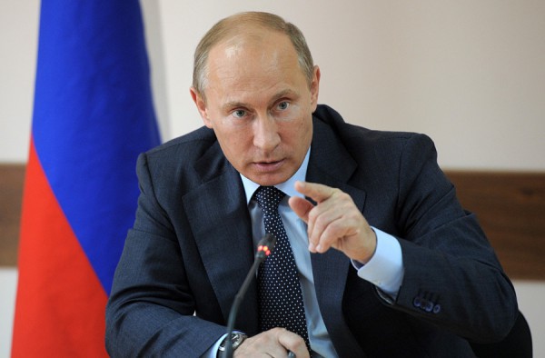 По мнению Путина, нужно выносить на широкое обсуждение экологические вопросы По мнению Путина, нужно выносить на широкое обсуждение экологические вопросы