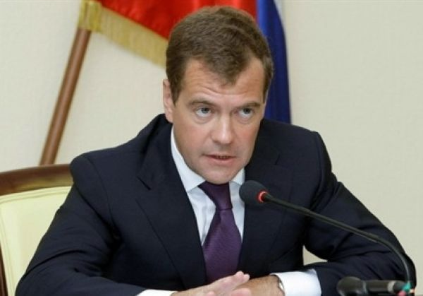 По мнению Медведева, уровень заключенных контрактов по Гособоронзаказу недостаточен По мнению Медведева, уровень заключенных контрактов по Гособоронзаказу недостаточен