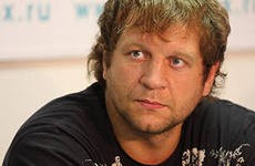 Заявление об изнасиловании Александром Емельяненко забрали из полиции Заявление об изнасиловании Александром Емельяненко забрали из полиции