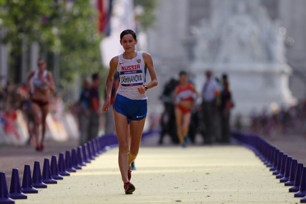 Россиянка Елена Лашманова завоевала золото на чемпионате мира по легкой атлетике Россиянка Елена Лашманова завоевала золото на чемпионате мира по легкой атлетике