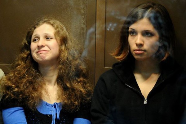 Защита участниц Pussy Riot будет ходатайствовать о замене наказания исправительными работами Защита участниц Pussy Riot будет ходатайствовать о замене наказания исправительными работами