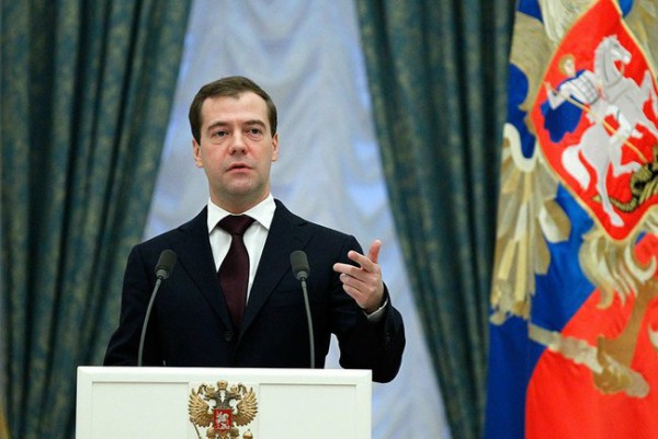 Медведев дал добро на интерпретацию учебника истории Медведев дал добро на интерпретацию учебника истории