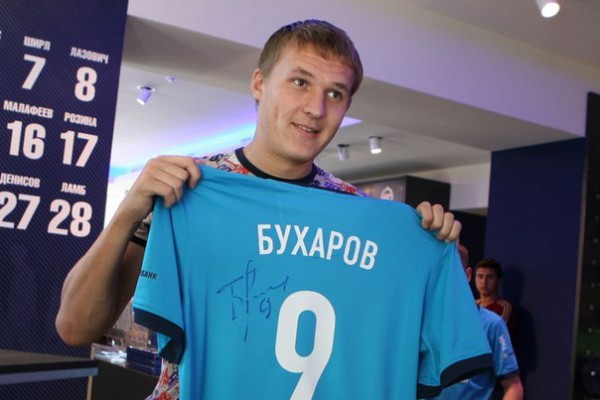 В аэропорту "Пулково" полицейские задержали игрока питерского "Зенита" В аэропорту "Пулково" полицейские задержали игрока питерского "Зенита"