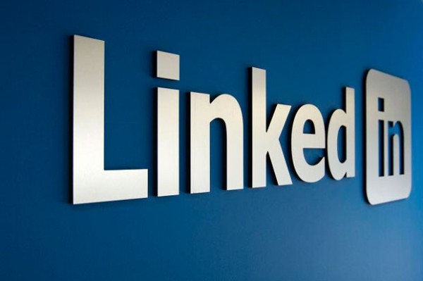 LinkedIn продает акций на миллиард долларов LinkedIn продает акций на миллиард долларов