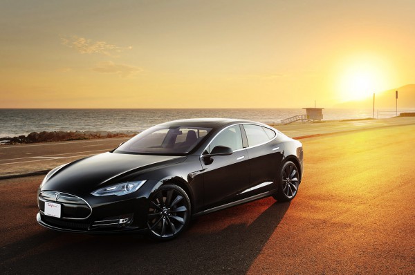 В США сгорел электромобиль Tesla Model S В США сгорел электромобиль Tesla Model S