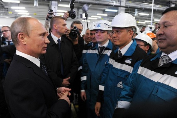 Владимир Путин открыл нефтехимический кластер Владимир Путин открыл нефтехимический кластер