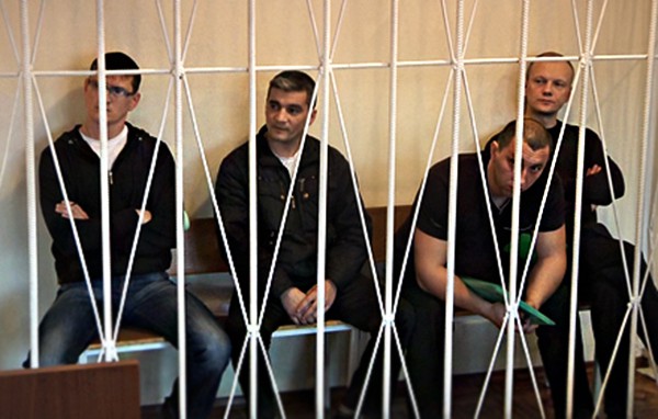 Бывших полицейских осудили за избиение до смерти задержанного Бывших полицейских осудили за избиение до смерти задержанного