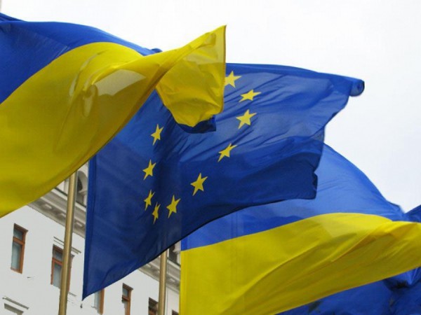 В Украине продолжаются массовые акции сторонников евроинтеграции В Украине продолжаются массовые акции сторонников евроинтеграции