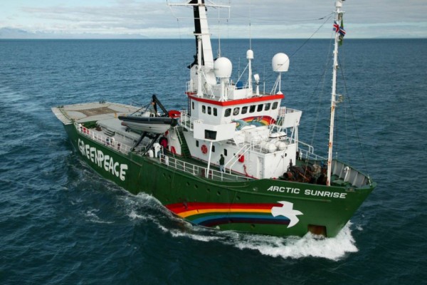Залог за активистов Greenpeace собрали всей страной Залог за активистов Greenpeace собрали всей страной