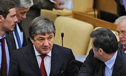 Жителей СНГ предлагают пускать в Россию раз в полгода Жителей СНГ предлагают пускать в Россию раз в полгода
