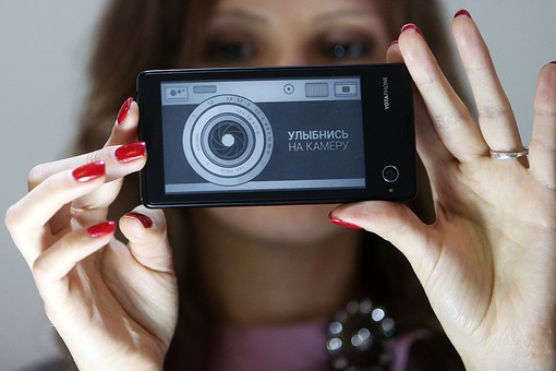 Легендарный YotaPhone скоро появится на прилавках магазинов Легендарный YotaPhone скоро появится на прилавках магазинов