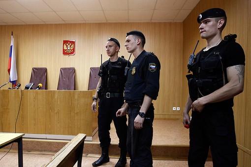 Встать: суд идет! Встать: суд идет!