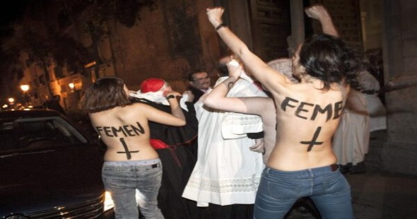 Движение Femen объявило войну католической церкви в Испании Движение Femen объявило войну католической церкви в Испании