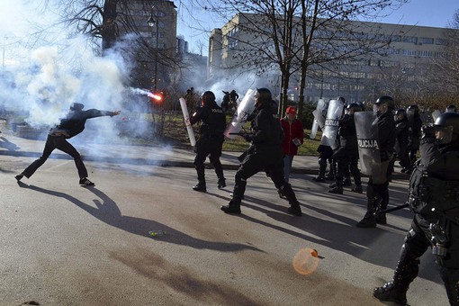 Протестующие на улицах Боснии и Герцеговины Протестующие на улицах Боснии и Герцеговины