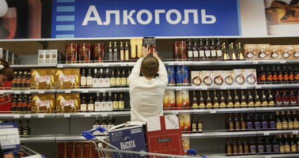 Россия планирует ограничить ввоз алкоголя из Казахстана Россия планирует ограничить ввоз алкоголя из Казахстана