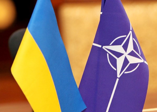 Украина собирается вступить в НАТО Украина собирается вступить в НАТО