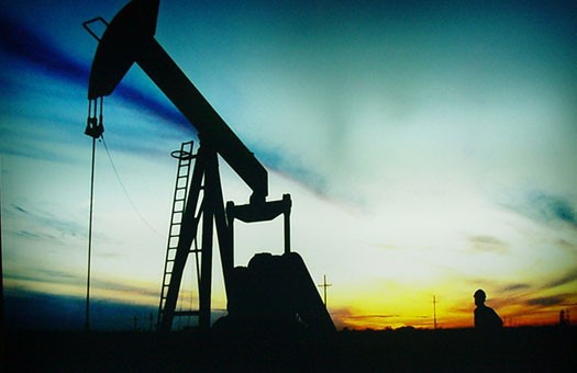 Баррель нефти упал до 100,03 доллара Баррель нефти упал до 100,03 доллара