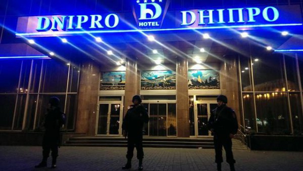 Украинские власти обязали МВД и СБУ разоружить "Правый сектор" Украинские власти обязали МВД и СБУ разоружить "Правый сектор"