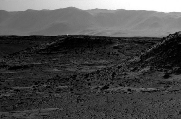 Curiosity сфотографировал загадочное свечение на Марсе Curiosity сфотографировал загадочное свечение на Марсе