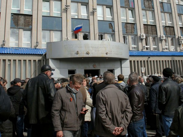 В восточных регионах Украины пророссийские активисты готовятся к штурму В восточных регионах Украины пророссийские активисты готовятся к штурму