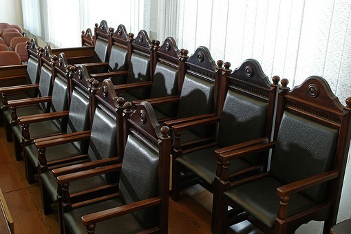 Суд двенадцати - разрешить окончательно или убрать навсегда? Суд двенадцати - разрешить окончательно или убрать навсегда?