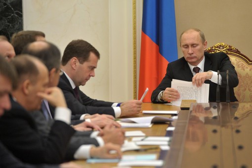 Высокий рейтинг Путина – низкий рейтинг Правительства РФ Высокий рейтинг Путина – низкий рейтинг Правительства РФ