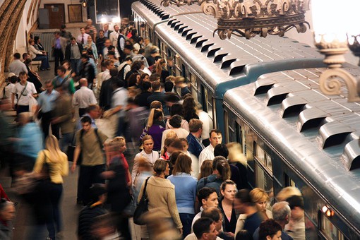 Работники метрополитена столицы требуют от руководства повышения заработной платы Работники метрополитена столицы требуют от руководства повышения заработной платы
