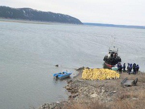 МЧС сняло с контроля ситуацию по попаданию нефти в Ангару МЧС сняло с контроля ситуацию по попаданию нефти в Ангару
