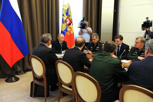 Путин призывает производить в России необходимое для обороны Путин призывает производить в России необходимое для обороны