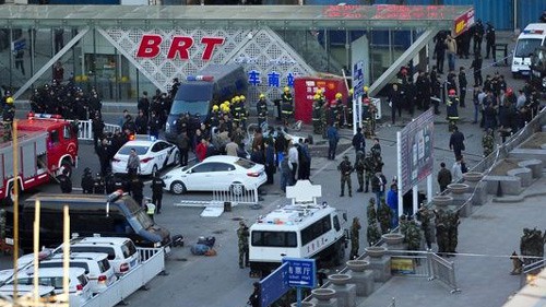Исполнители теракта в китайском Урумчи погибли при взрыве Исполнители теракта в китайском Урумчи погибли при взрыве