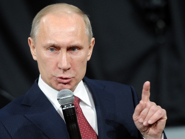 Путин поддержал решение Петра Порошенко прекратить огонь на востоке Украины Путин поддержал решение Петра Порошенко прекратить огонь на востоке Украины