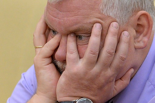 Депутат Булавинов спит спокойно Депутат Булавинов спит спокойно