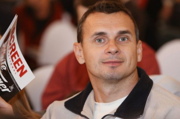 Суд продлил до 11 октября арест украинского режиссера Олега Сенцова. Суд продлил до 11 октября арест украинского режиссера Олега Сенцова.