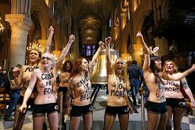 Прокуратура Франции оштрафовала девять активисток движения Femen на 1500 евро. Прокуратура Франции оштрафовала девять активисток движения Femen на 1500 евро.