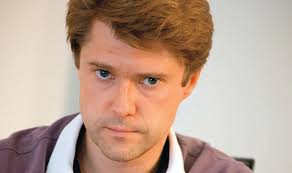 Соратник оппозиционного политика Алексея Навального, Владимир Ашурков объявлен в федеральный розыск.