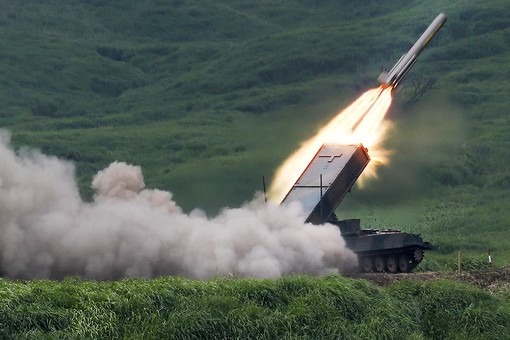 Прибалты и поляки требуют гарантий безопасности Прибалты и поляки требуют гарантий безопасности