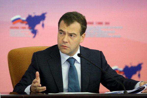 Медведев ожидает укрепление рубля в среднесрочной перспективе
