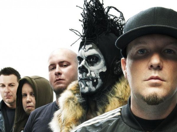 Солист группы Limp Bizkit ищет себе жену в России Солист группы Limp Bizkit ищет себе жену в России